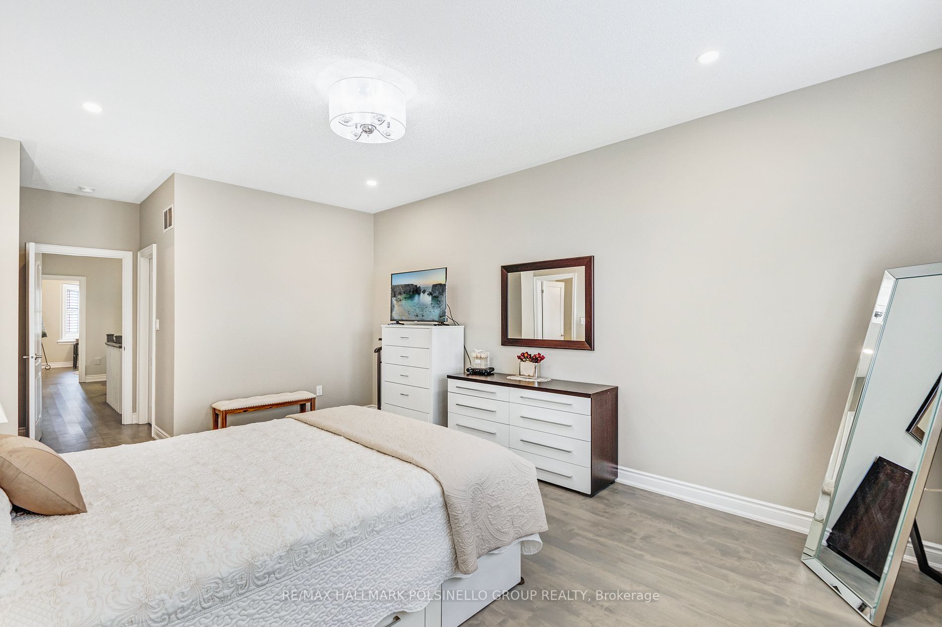 241 Paradelle Dr