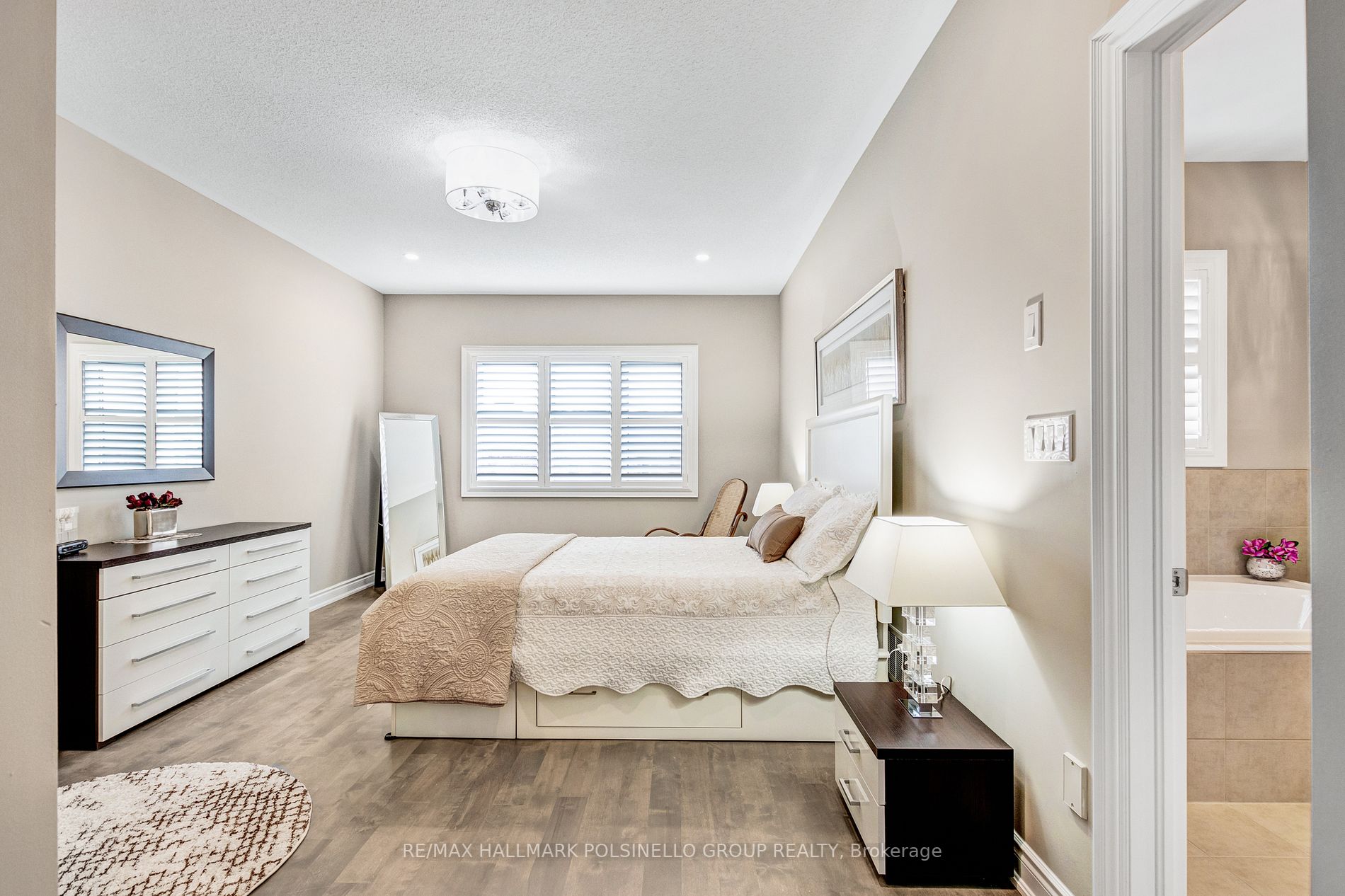 241 Paradelle Dr