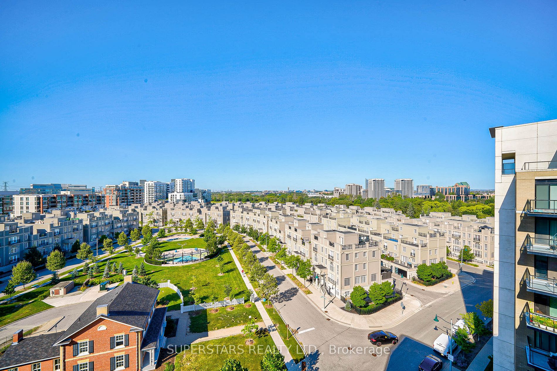111 Upper Duke Cres, #904