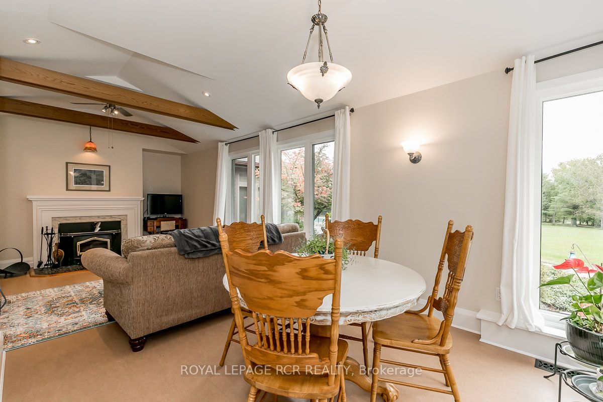 16365 Bathurst St