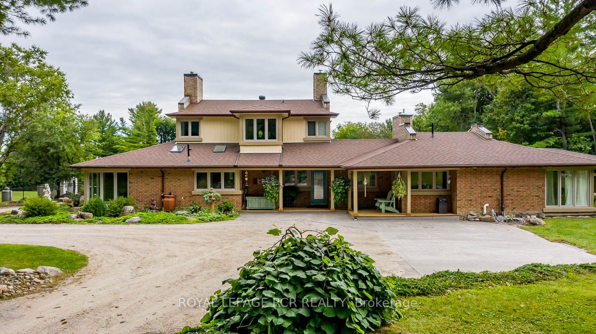 16365 Bathurst St