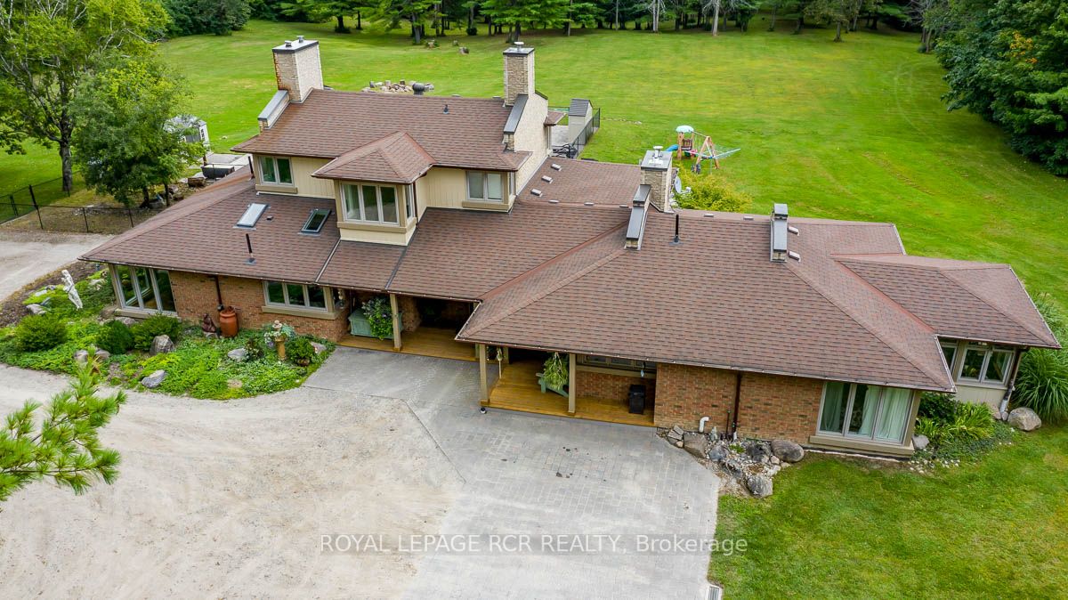 16365 Bathurst St
