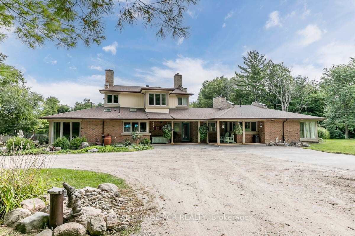 16365 Bathurst St