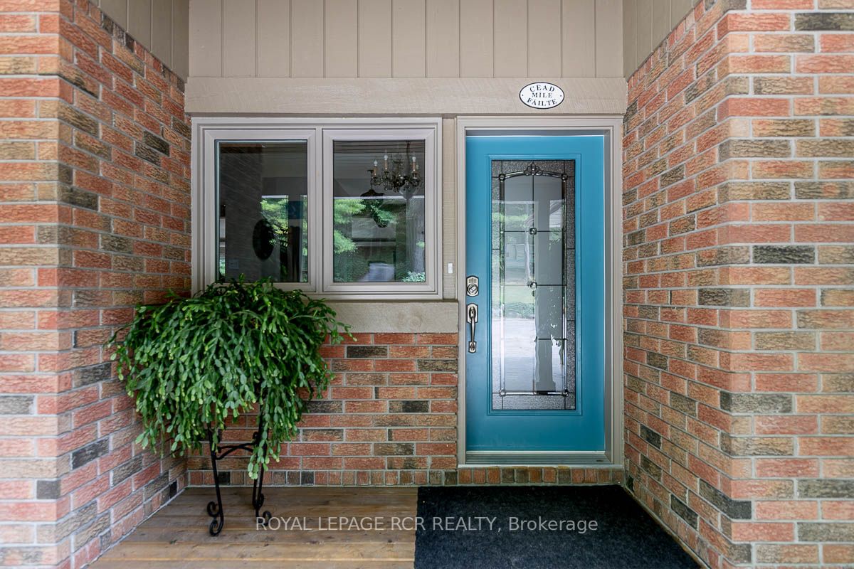 16365 Bathurst St