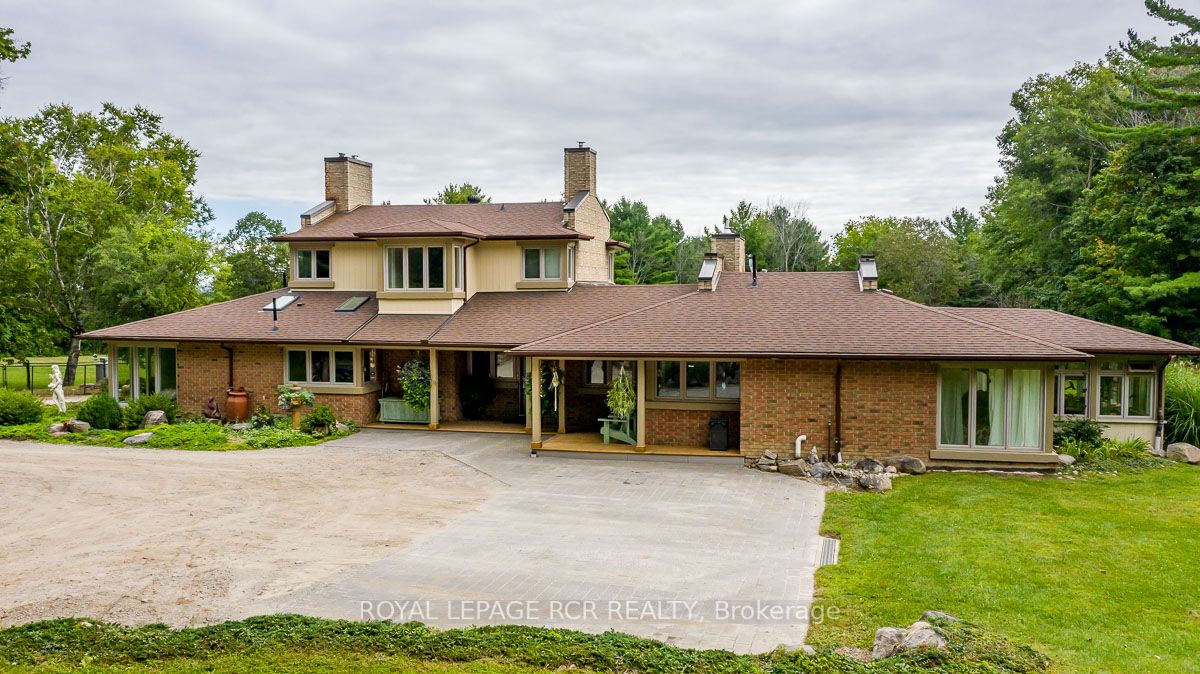 16365 Bathurst St
