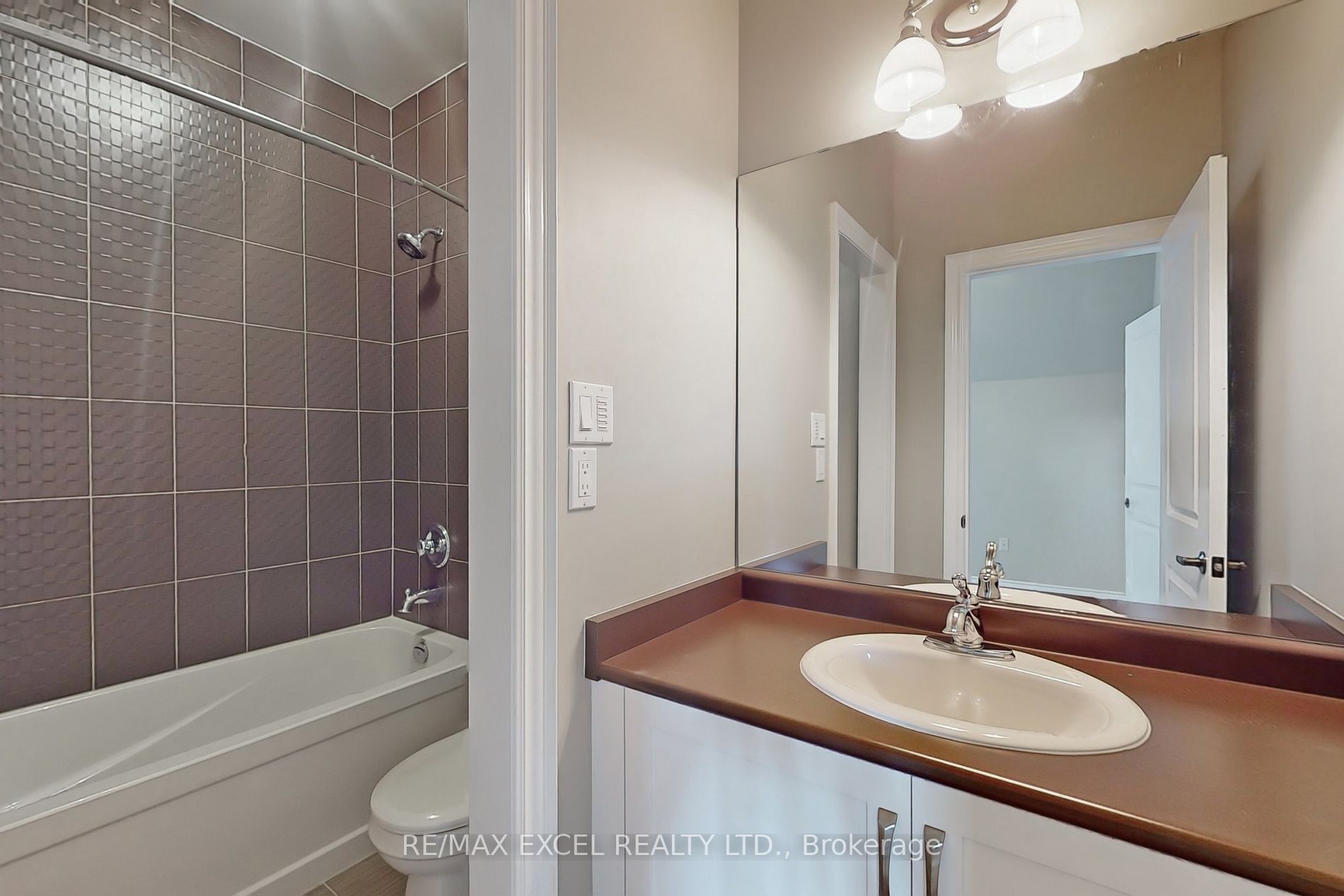 47 Whitewood Dr