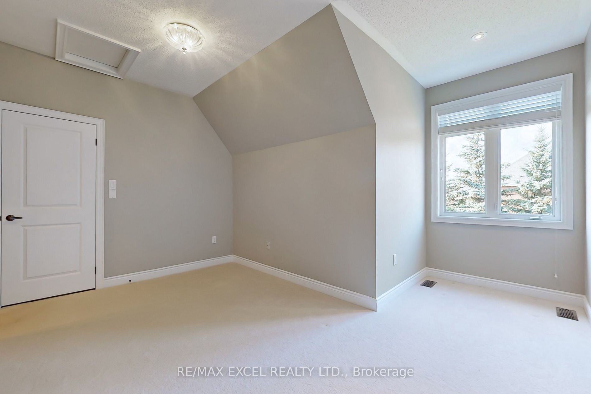 47 Whitewood Dr