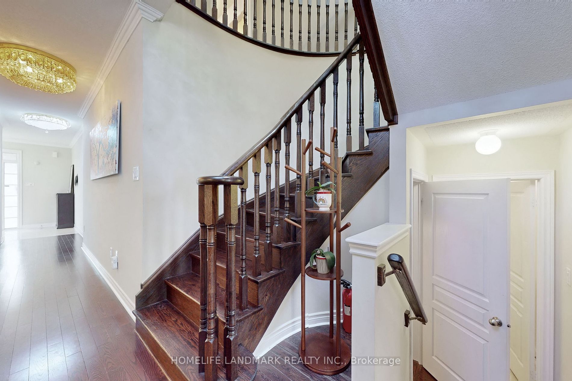 30 Holst Ave