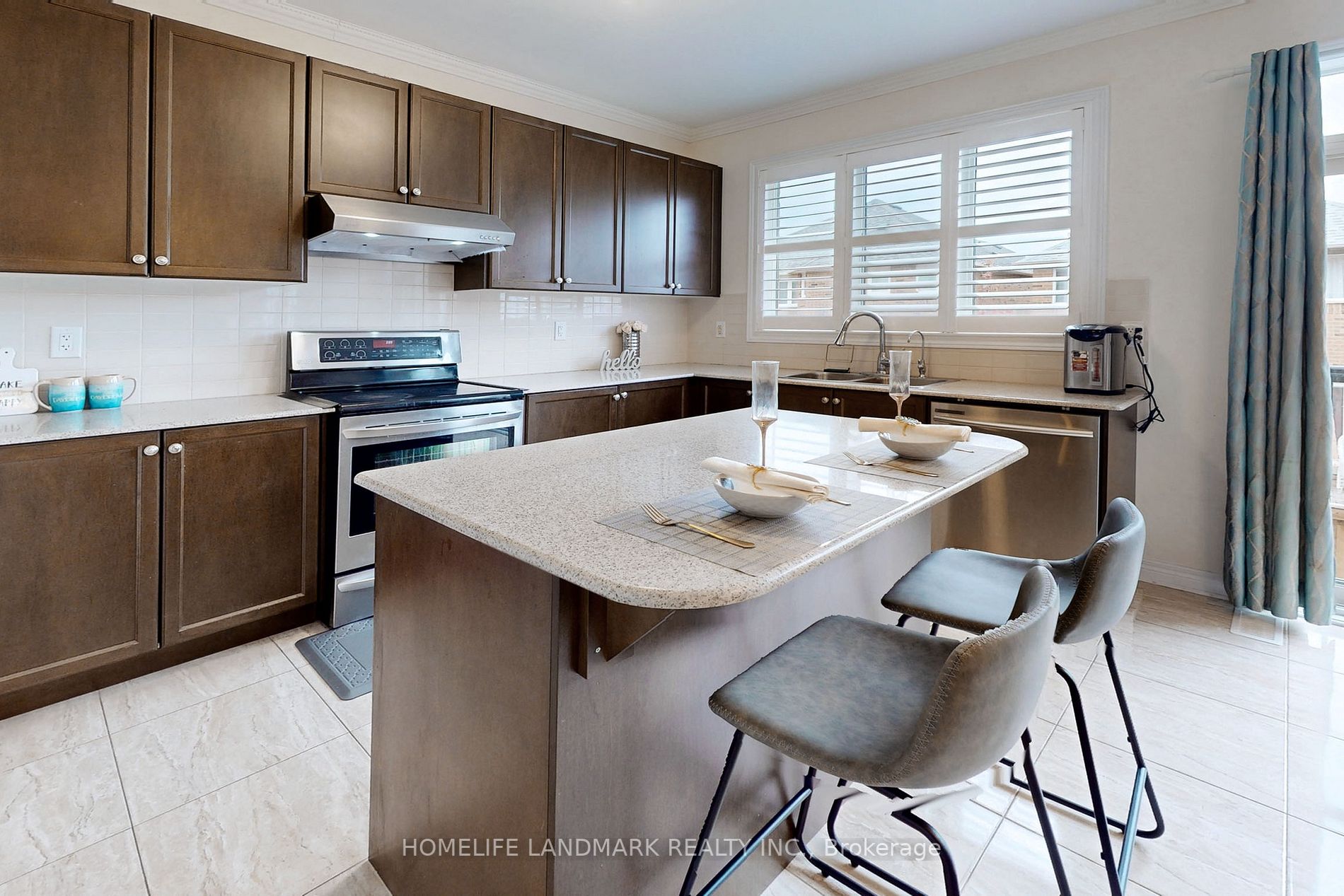 30 Holst Ave