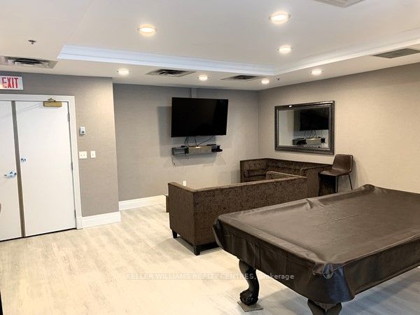 39 Oneida Cres, #209