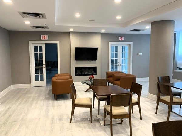 39 Oneida Cres, #209