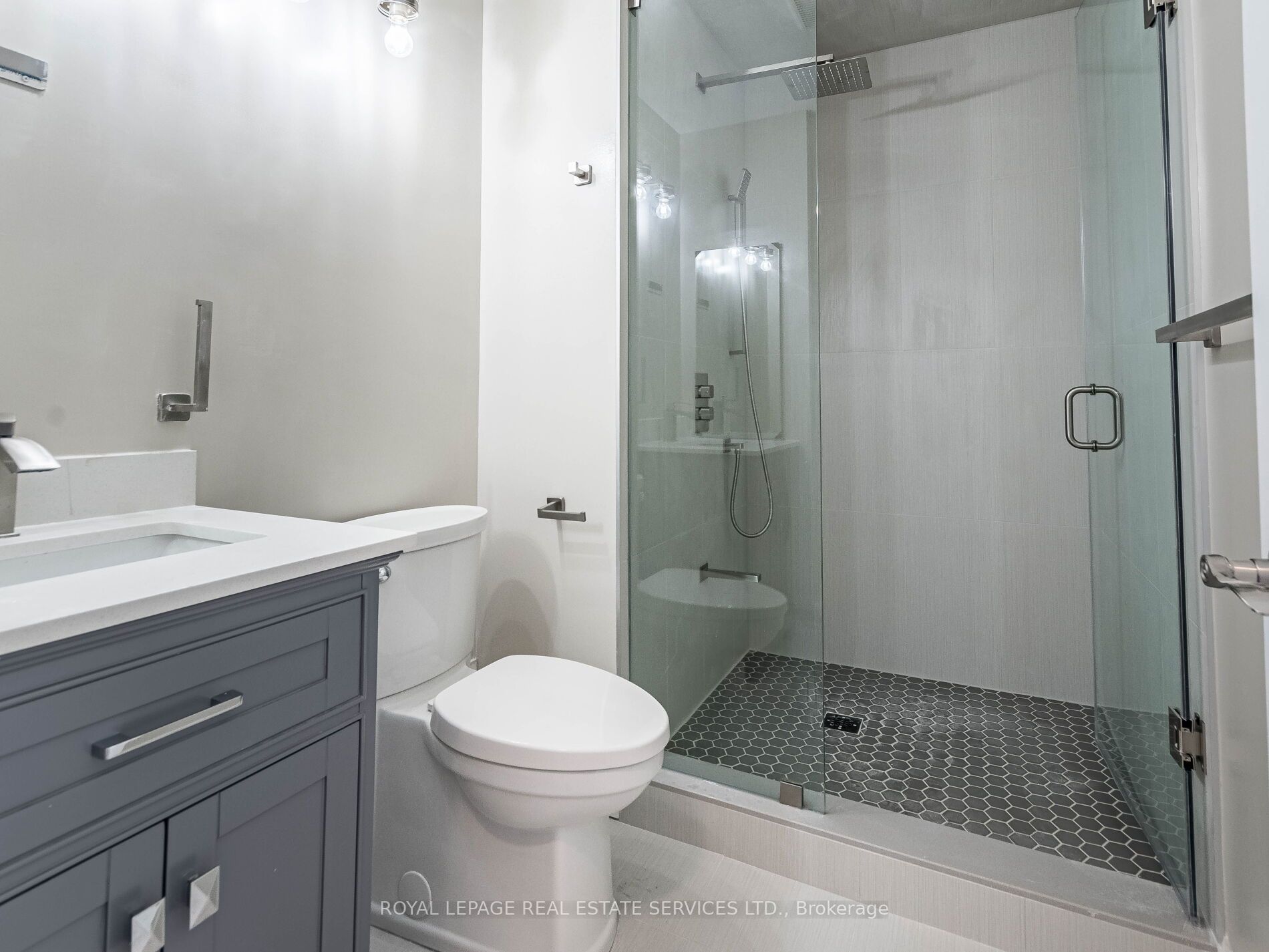 32 Clarissa Drive, #121