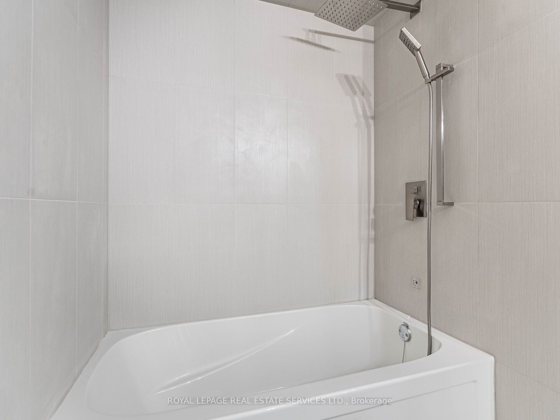 32 Clarissa Drive, #121