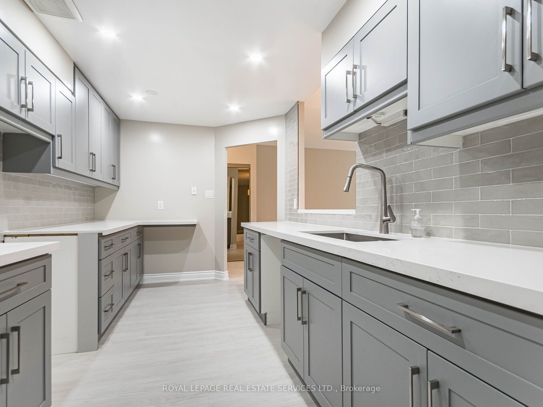 32 Clarissa Drive, #121