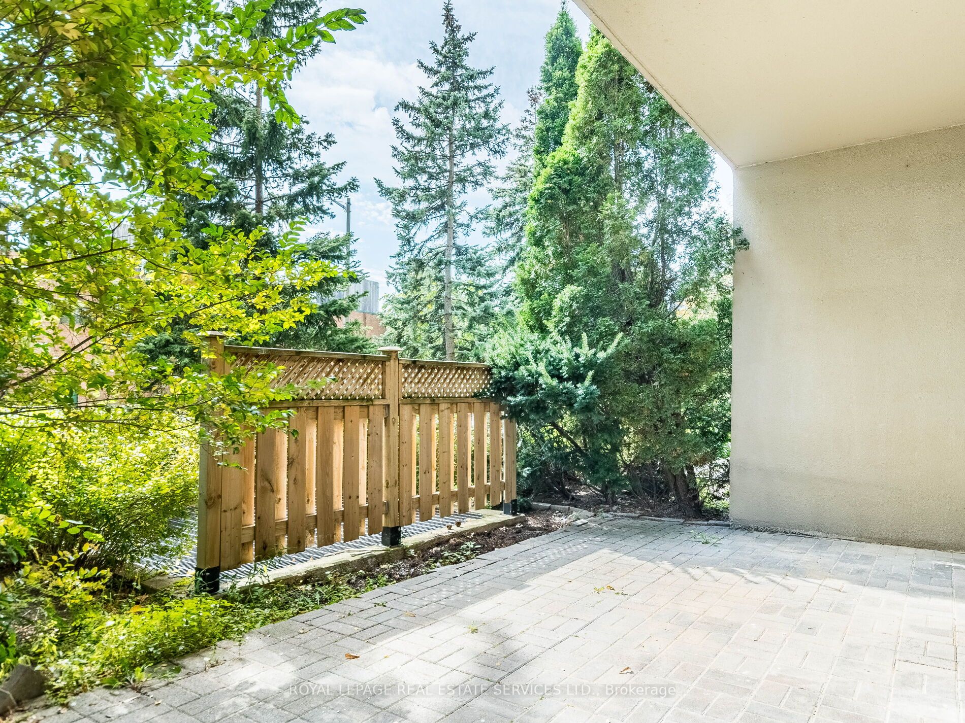 32 Clarissa Drive, #121