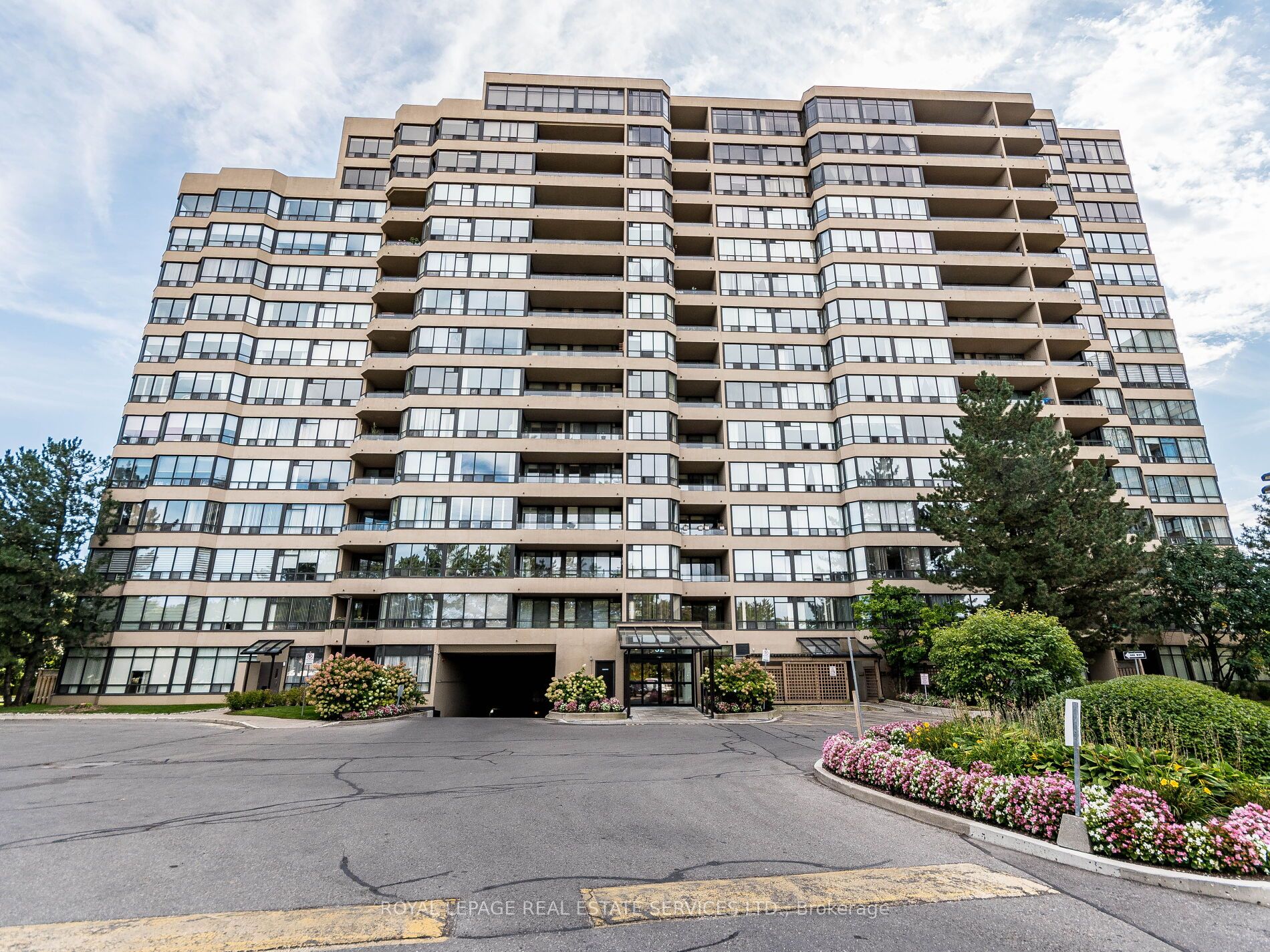 32 Clarissa Drive, #121