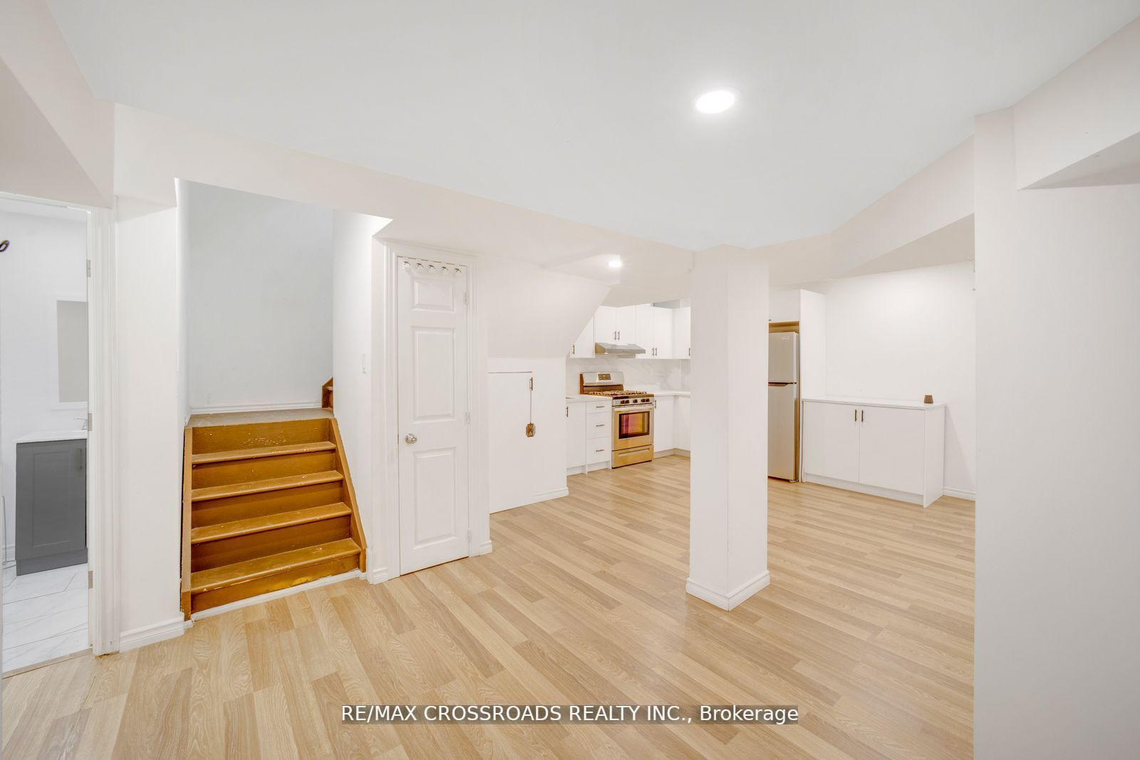 375 Mantle Ave