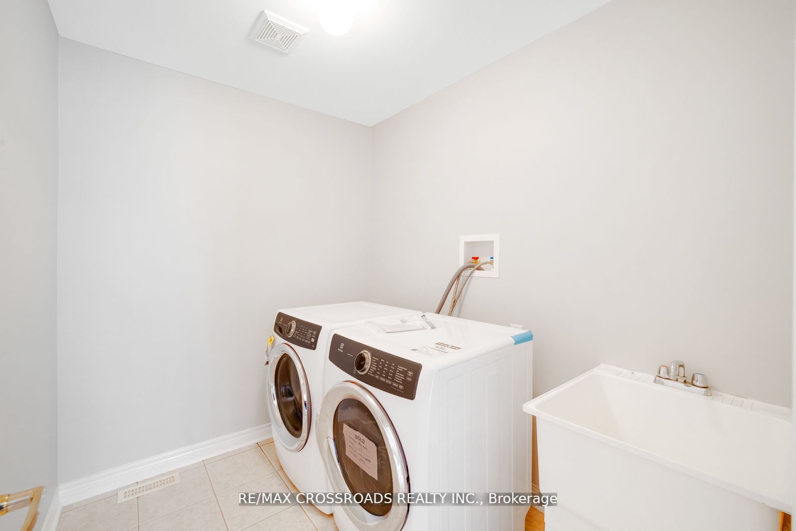 375 Mantle Ave
