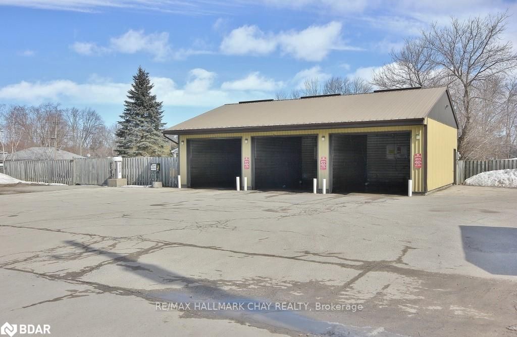 1258 Killarney Beach Rd