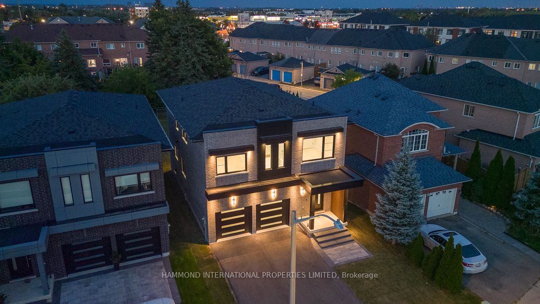 17 Leyburn Ave