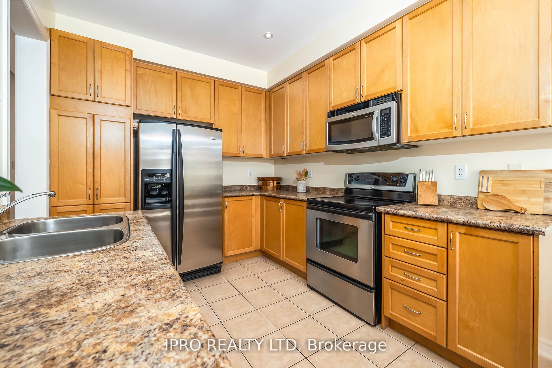 120 Canada Dr