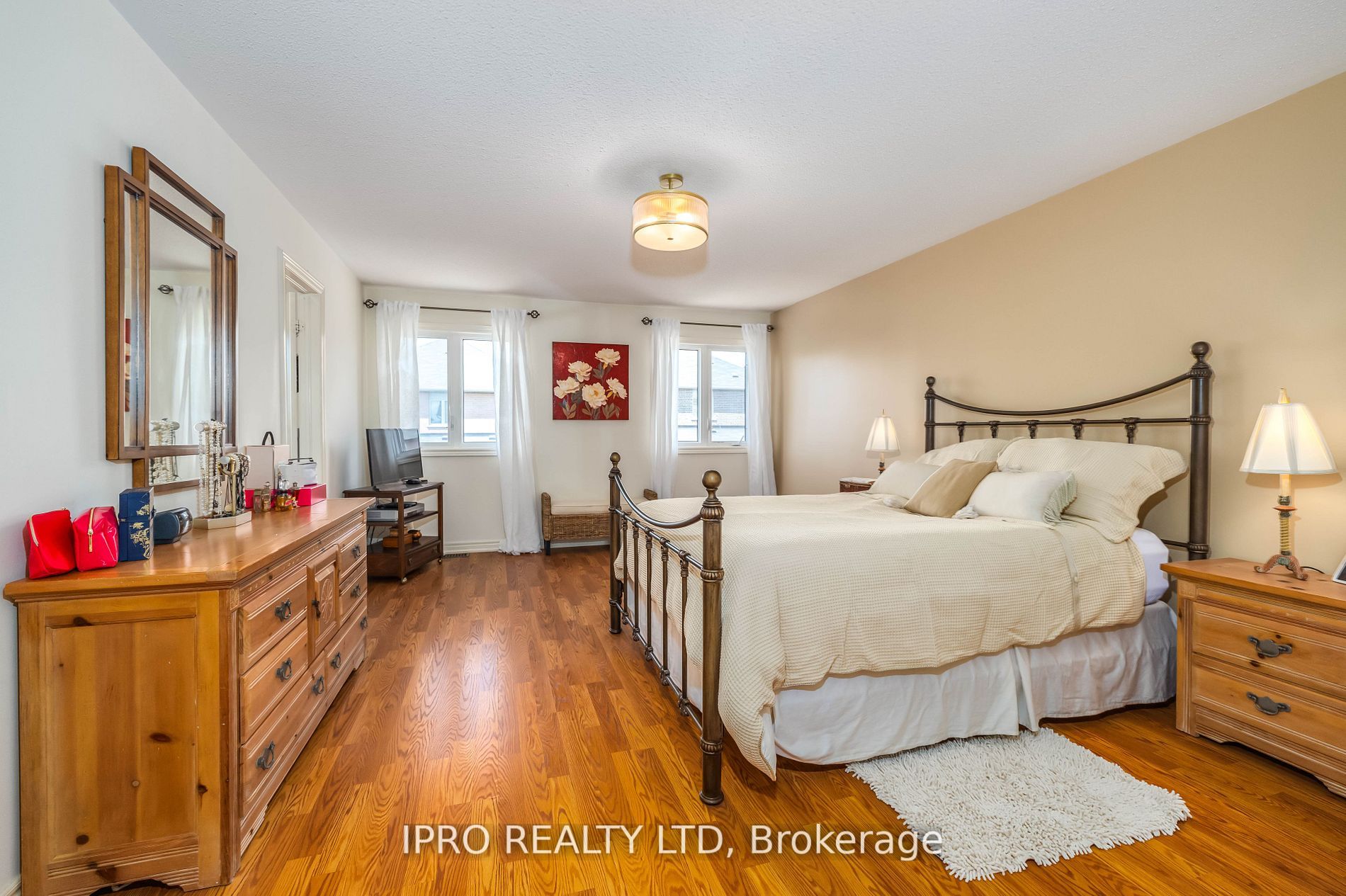 120 Canada Dr