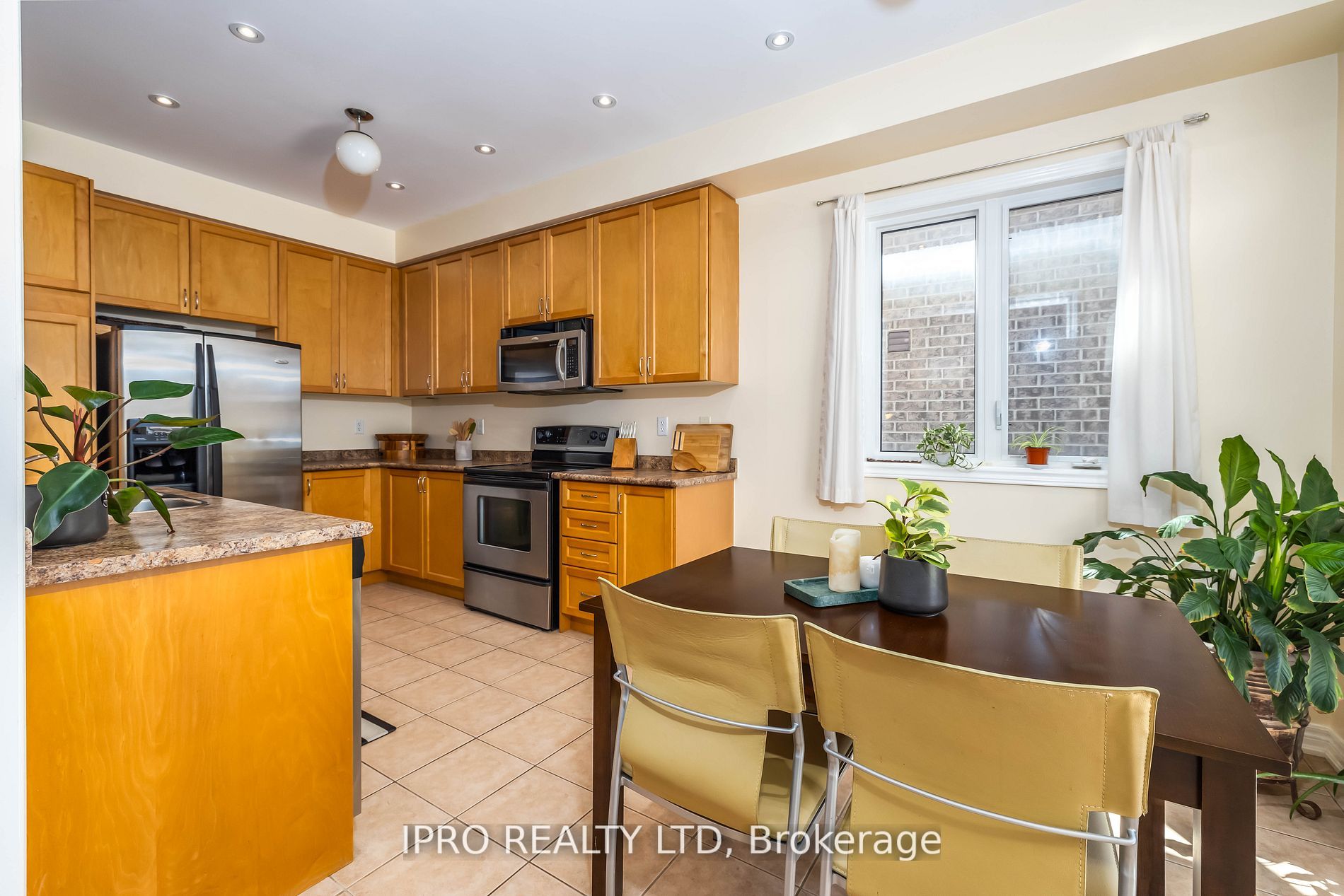 120 Canada Dr