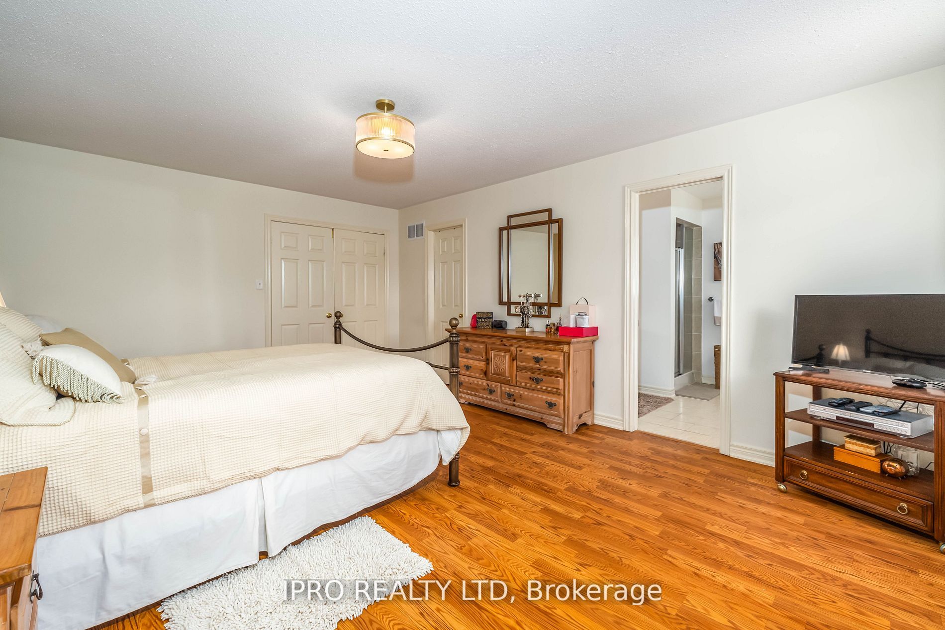 120 Canada Dr