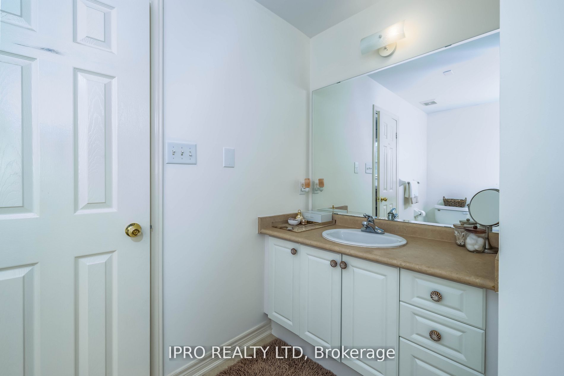 120 Canada Dr
