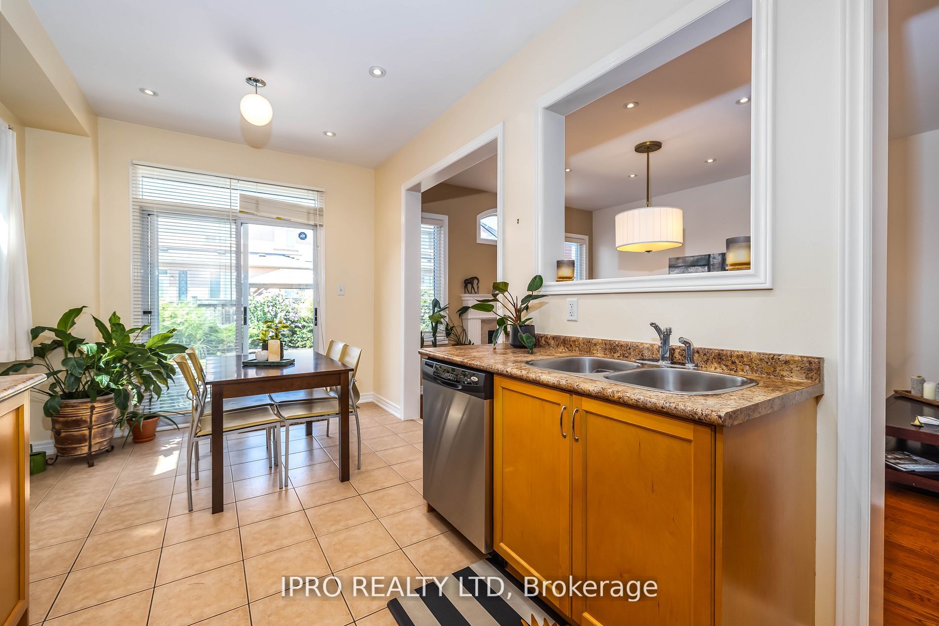 120 Canada Dr