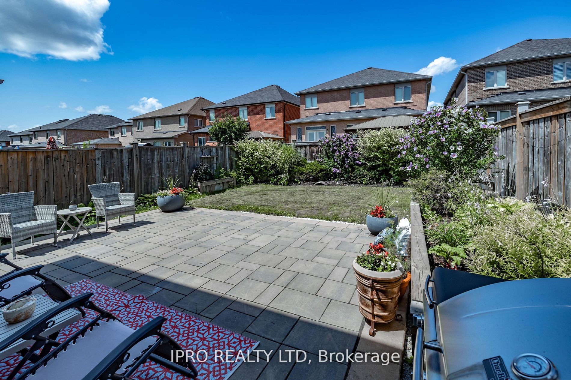 120 Canada Dr