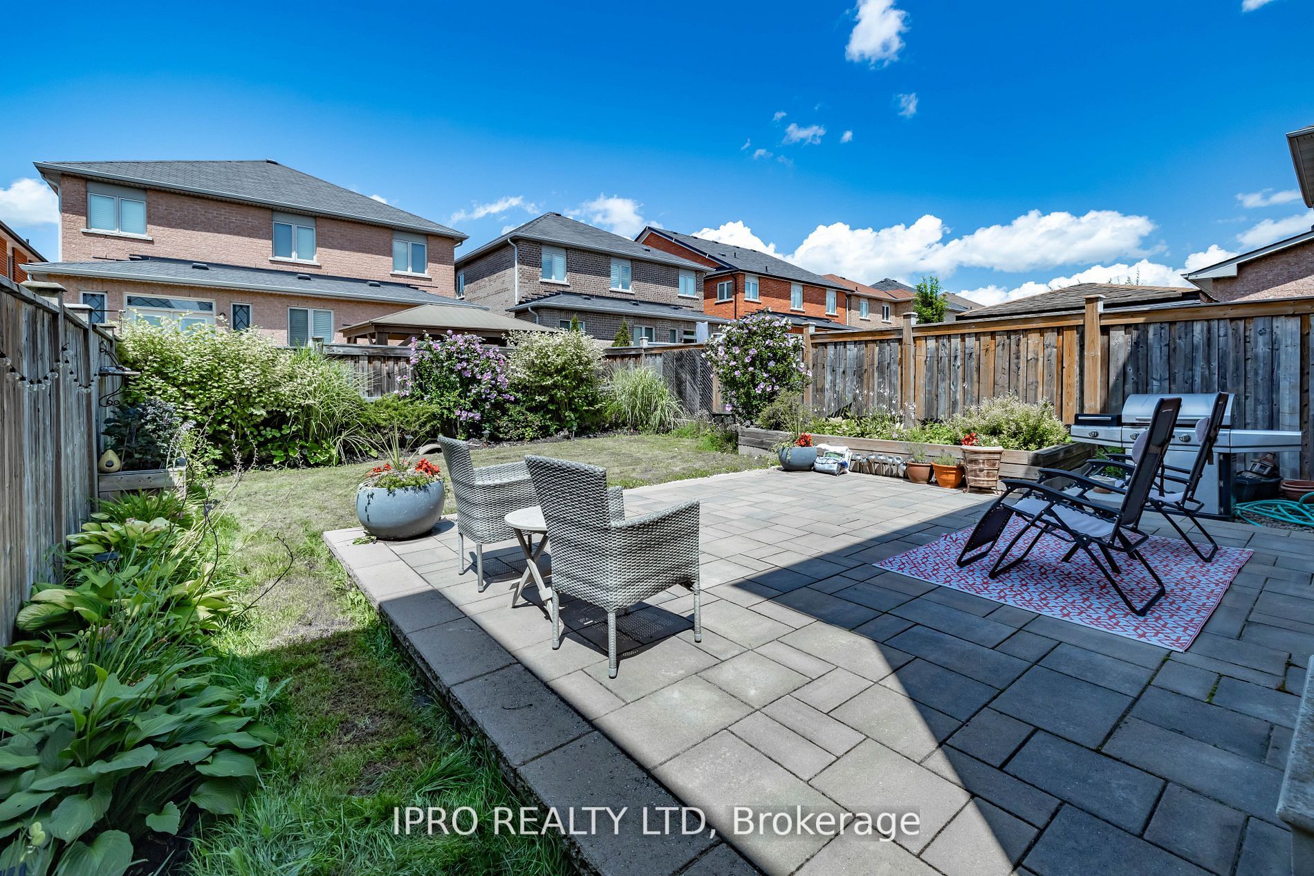 120 Canada Dr