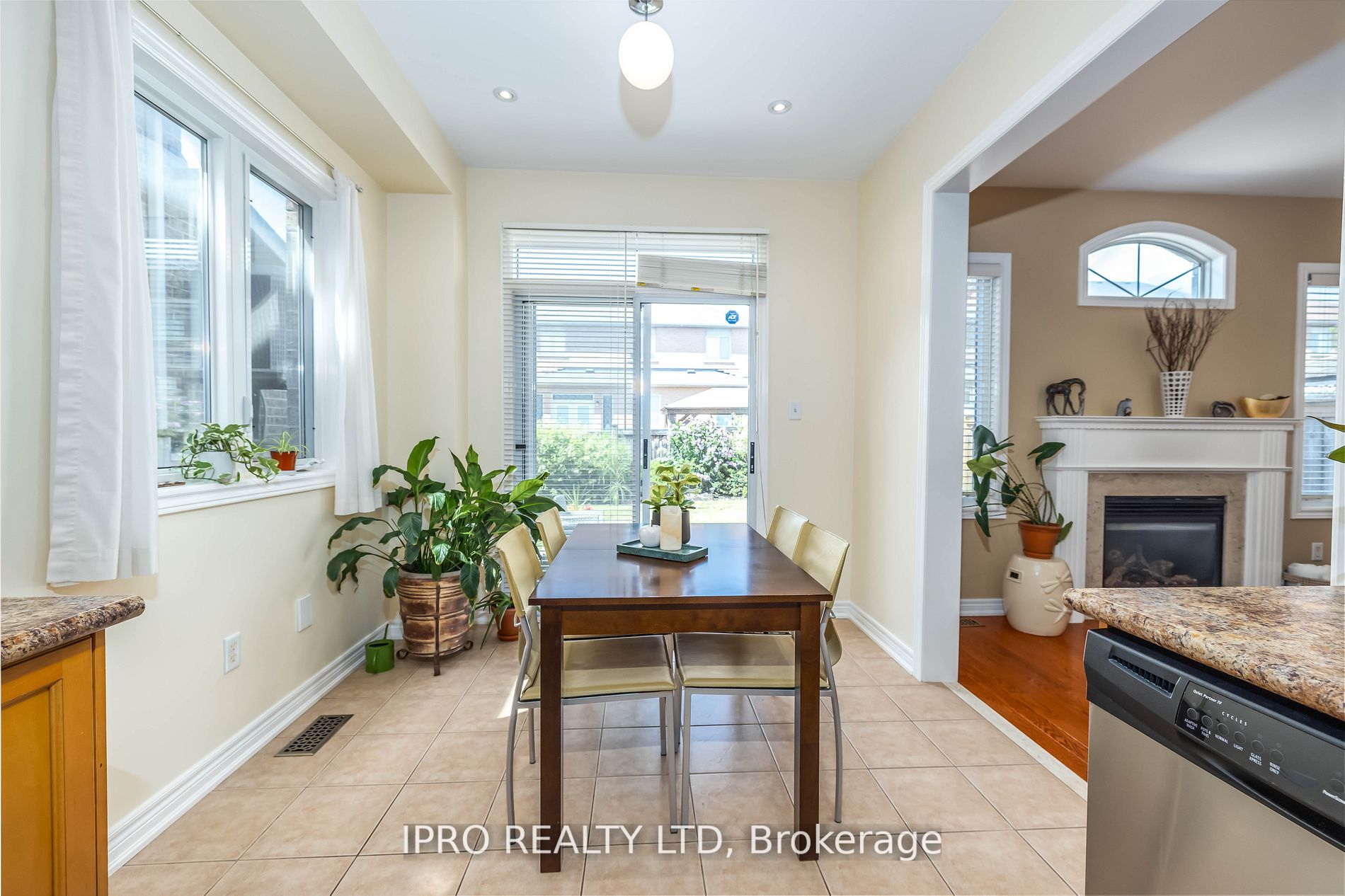 120 Canada Dr