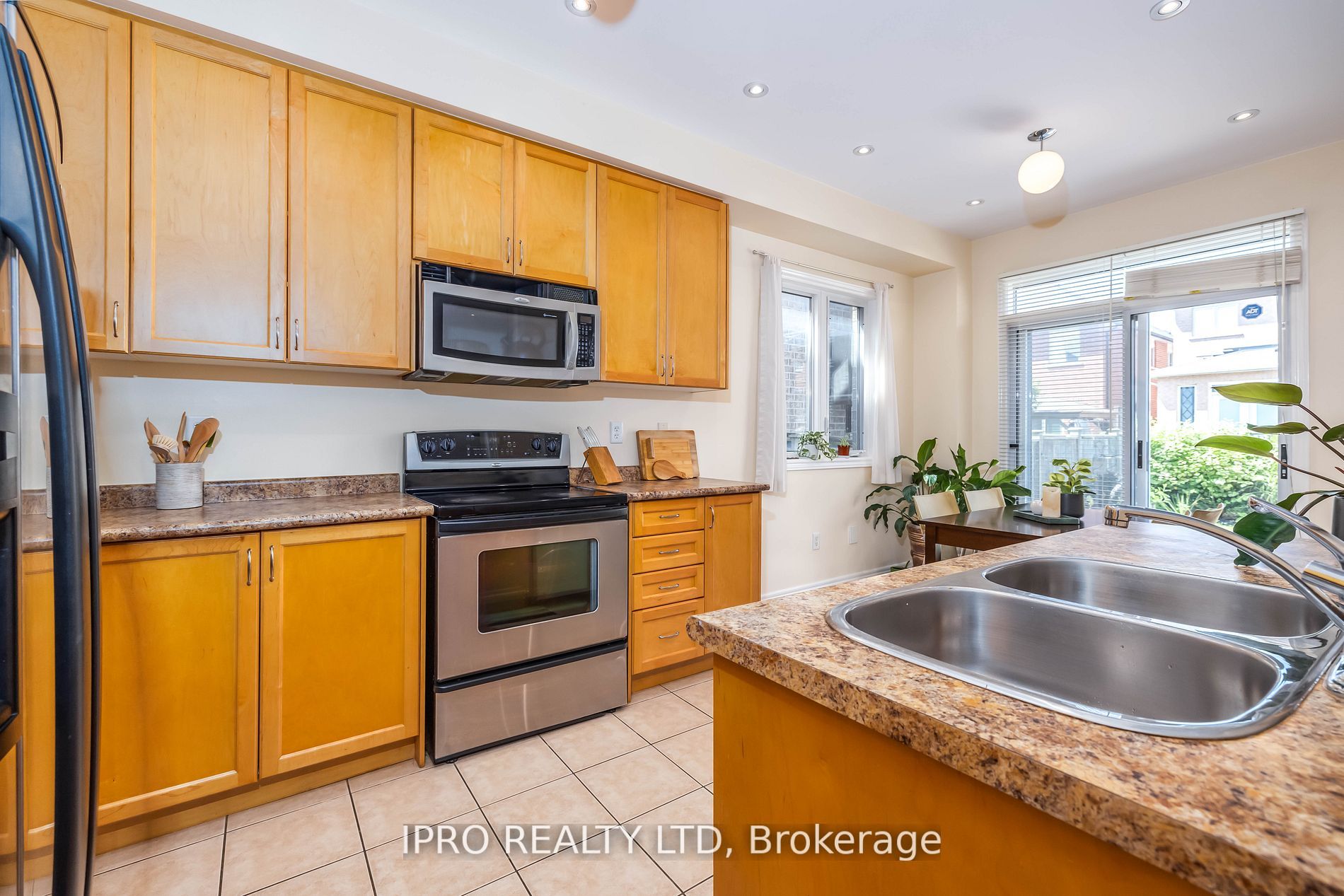 120 Canada Dr