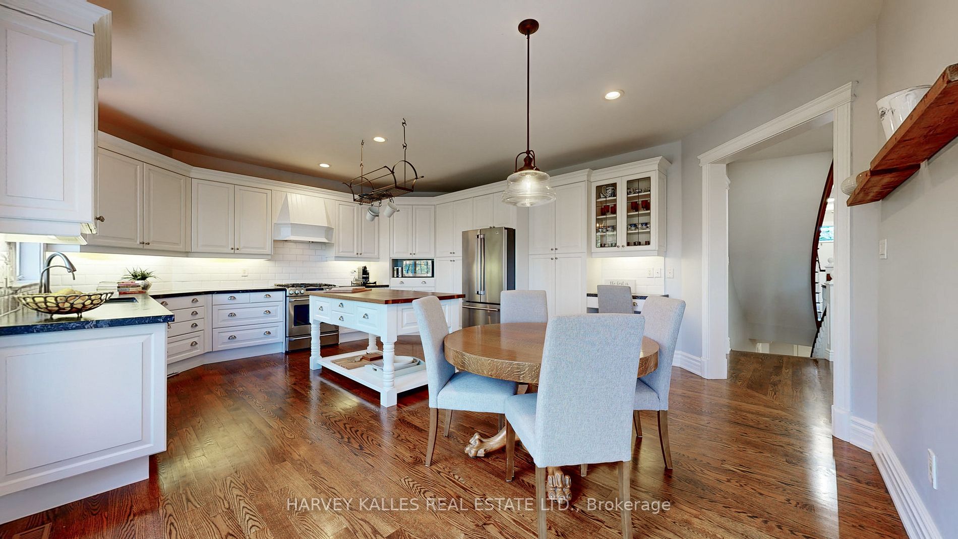82 English Daisy Crt