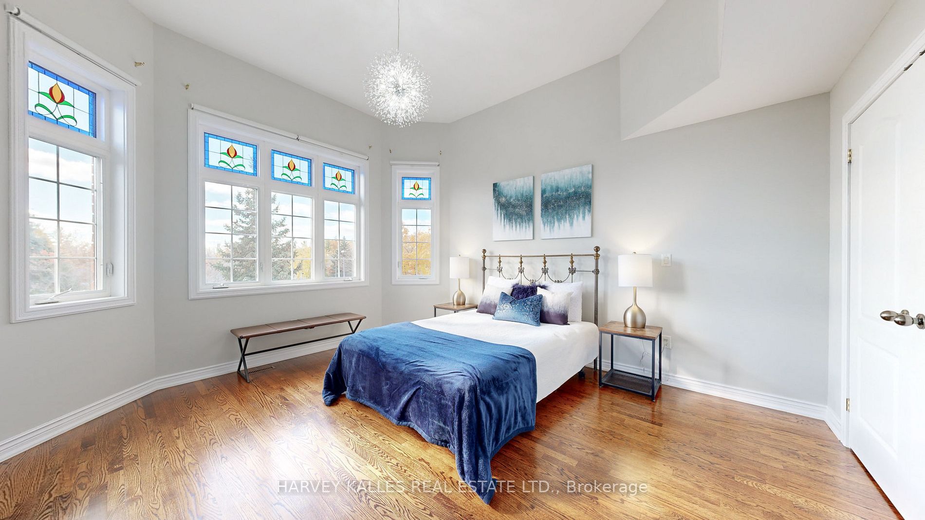 82 English Daisy Crt