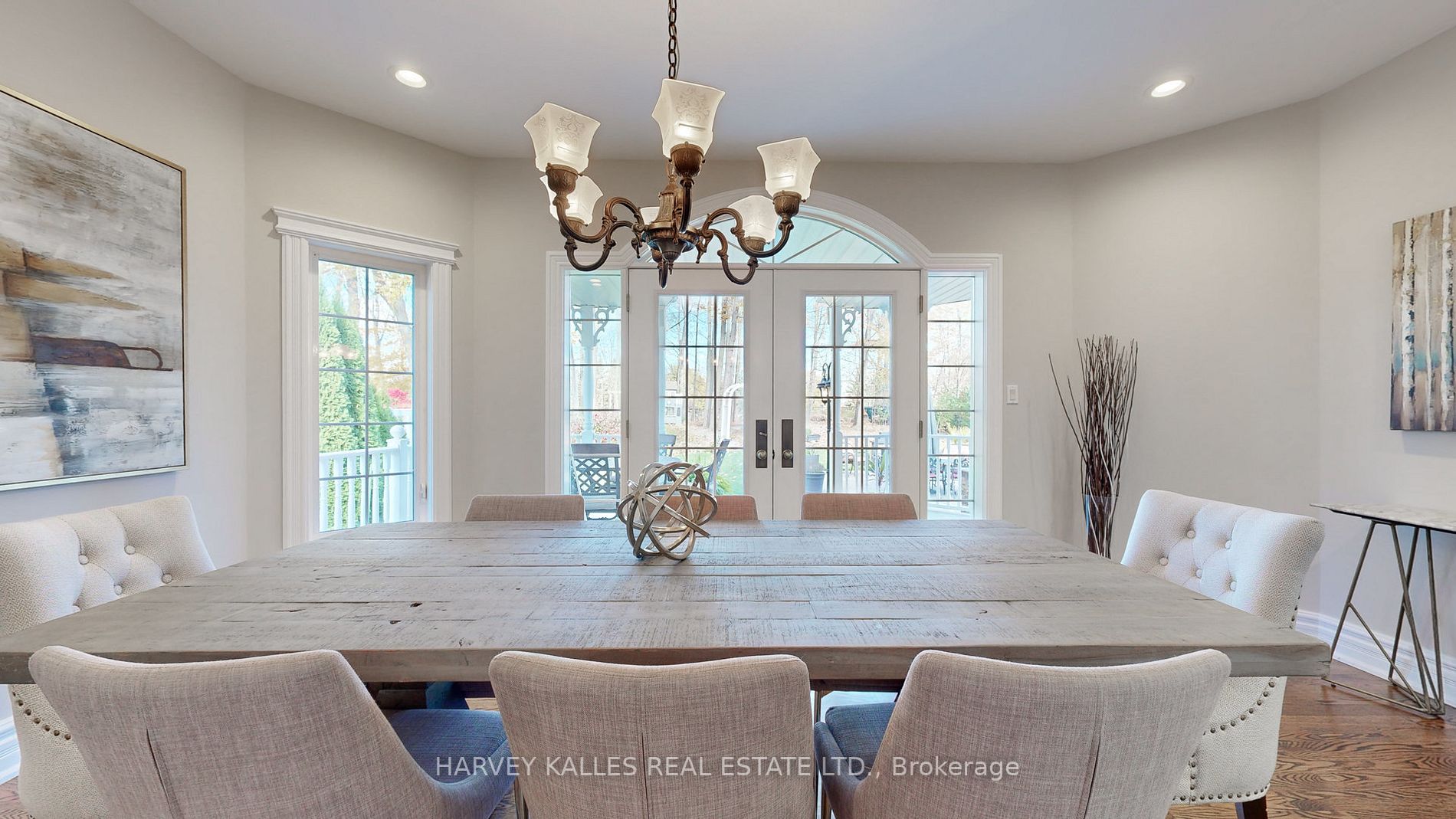 82 English Daisy Crt