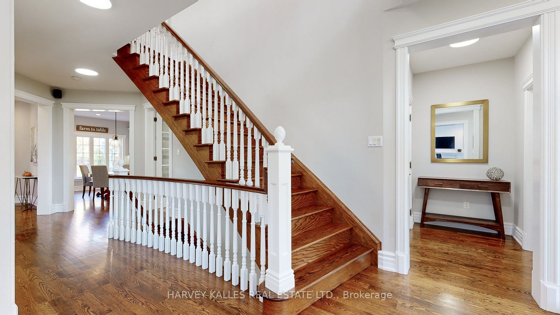 82 English Daisy Crt
