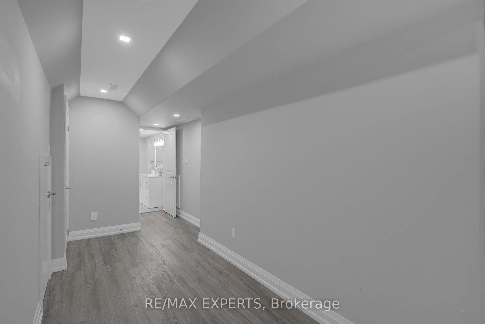 60 Jenkins Ave