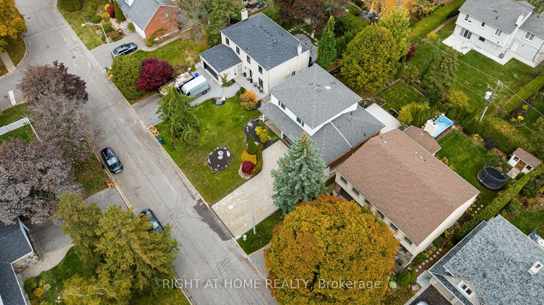 125 Bay Thorn Dr