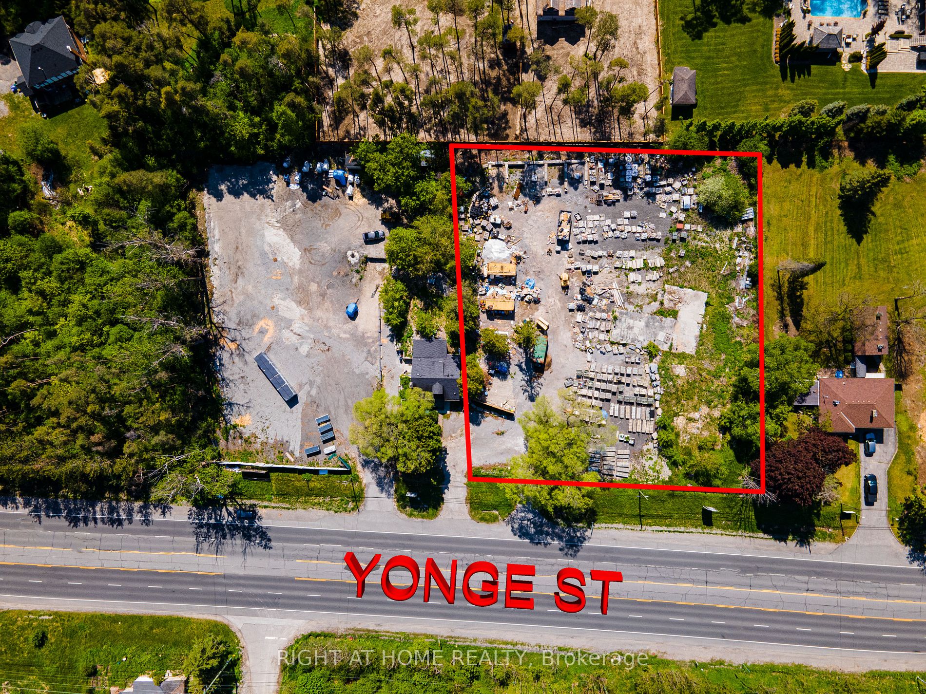 13554 Yonge St