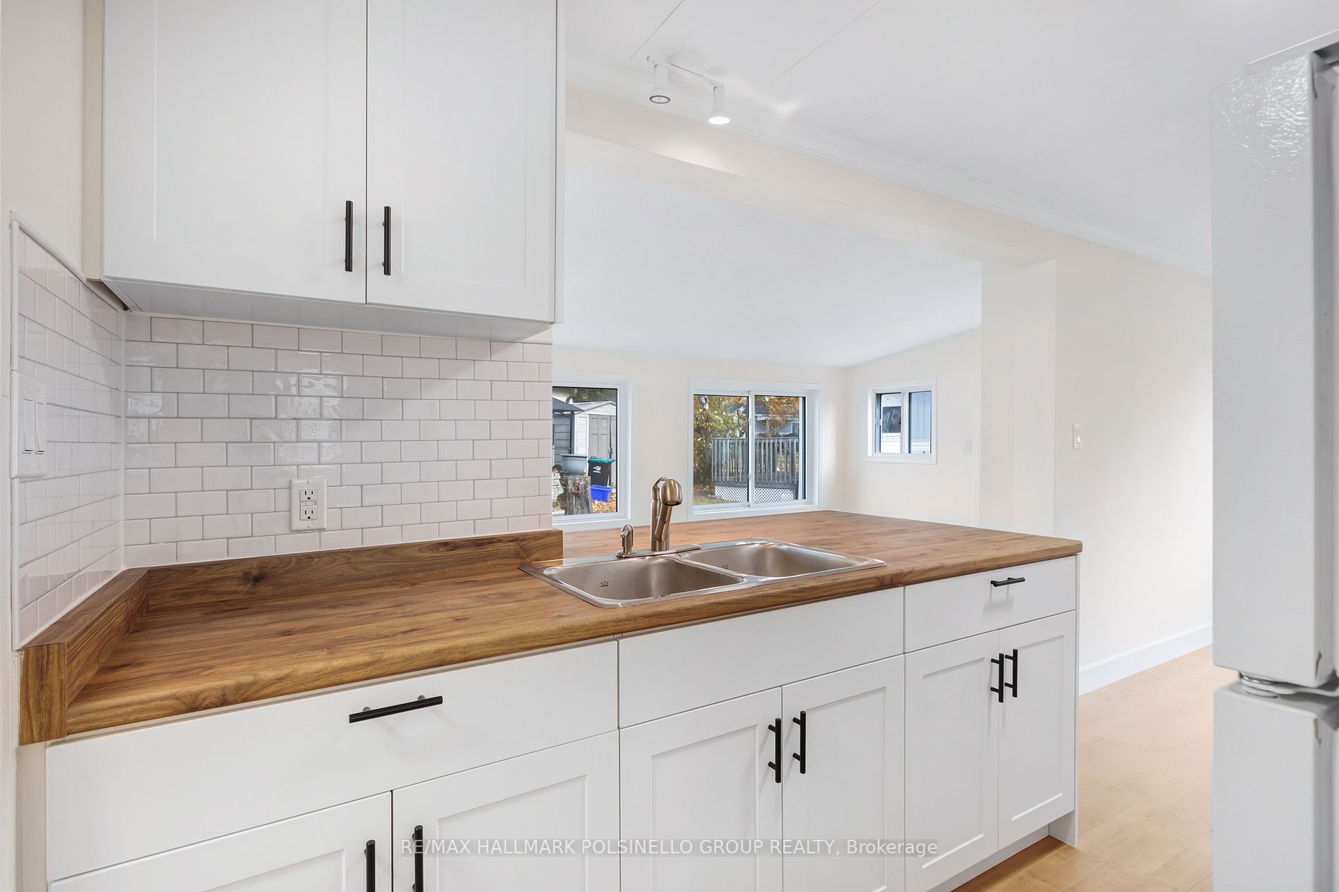 2 Trefoil Dr
