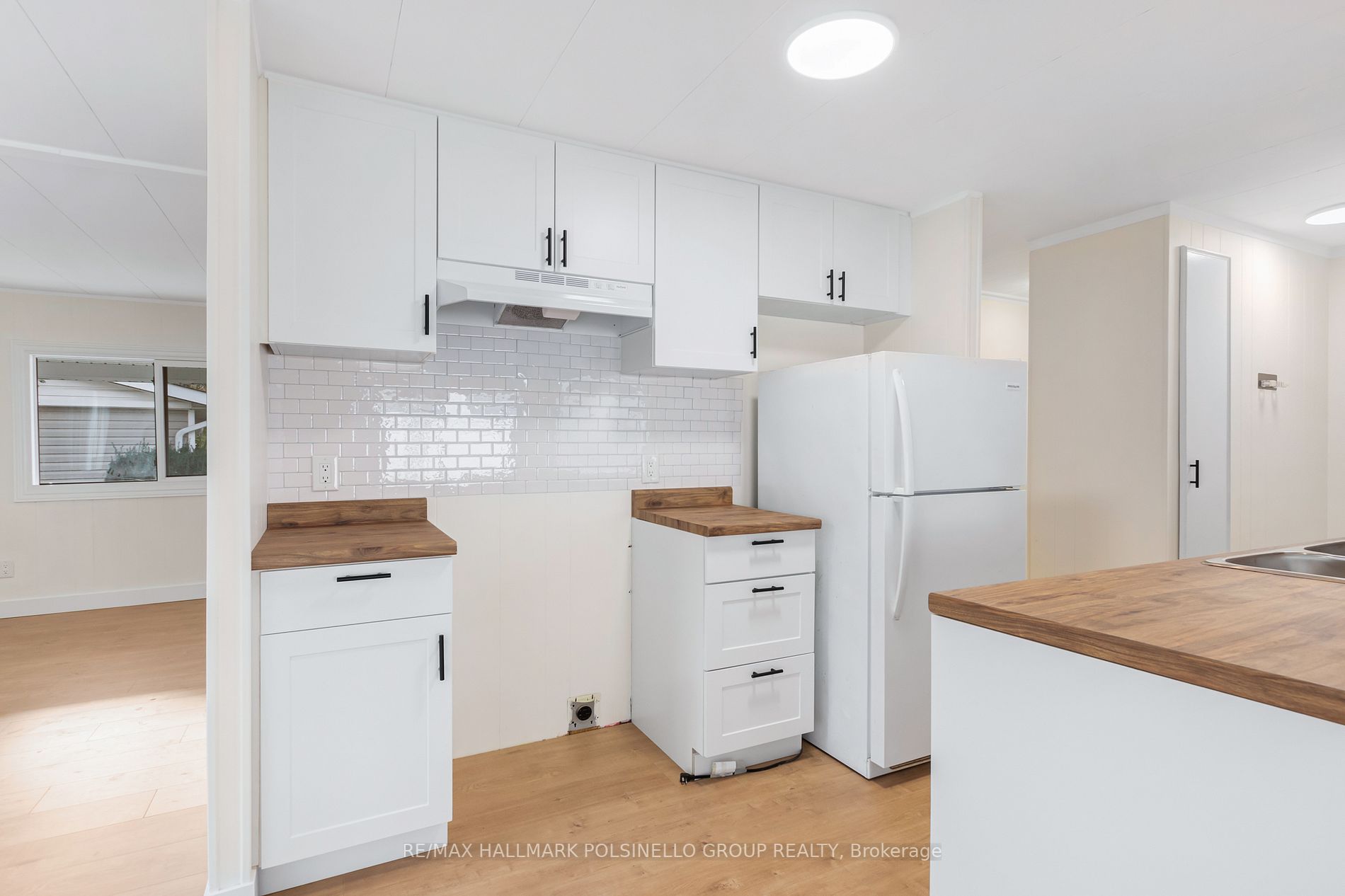 2 Trefoil Dr