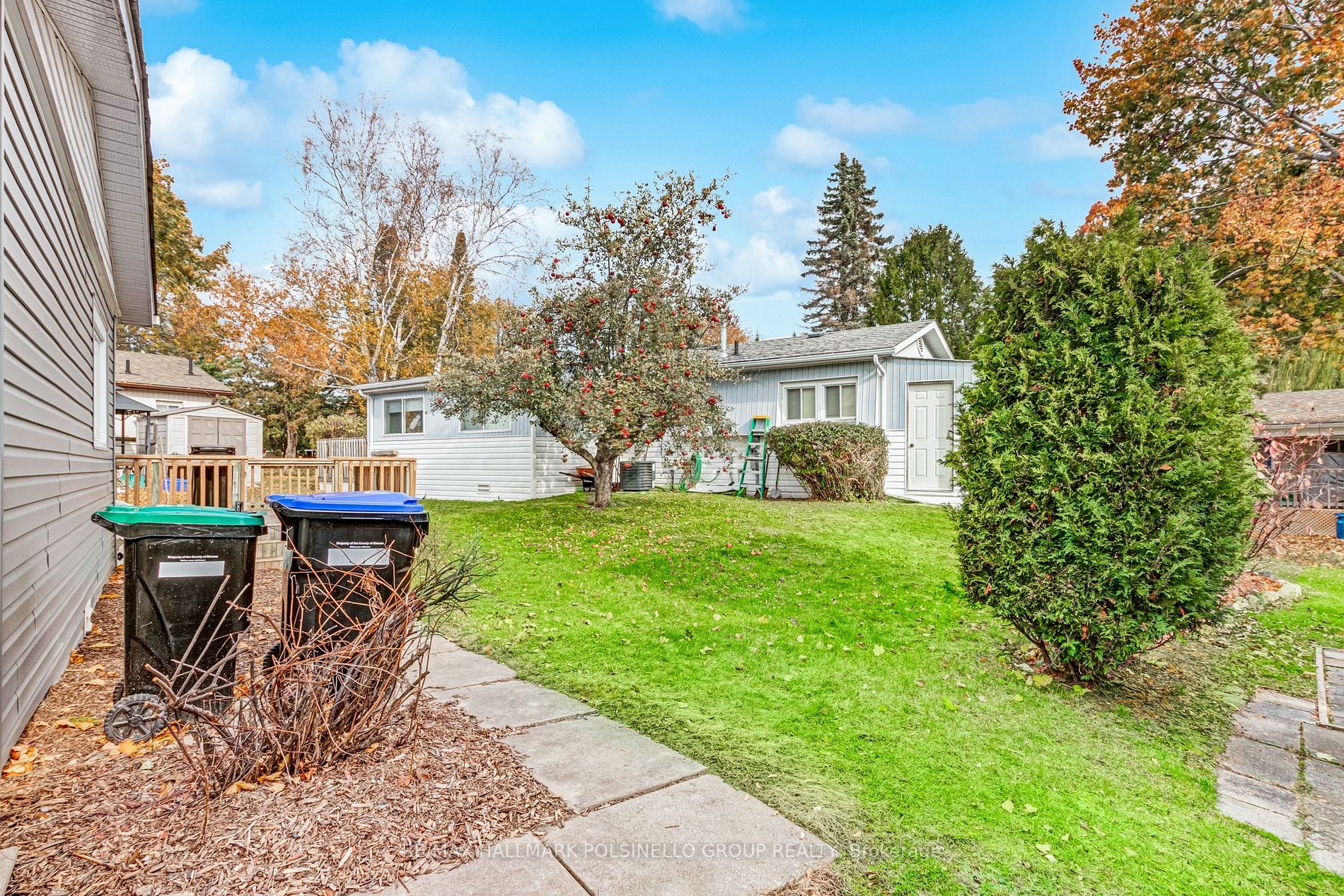 2 Trefoil Dr
