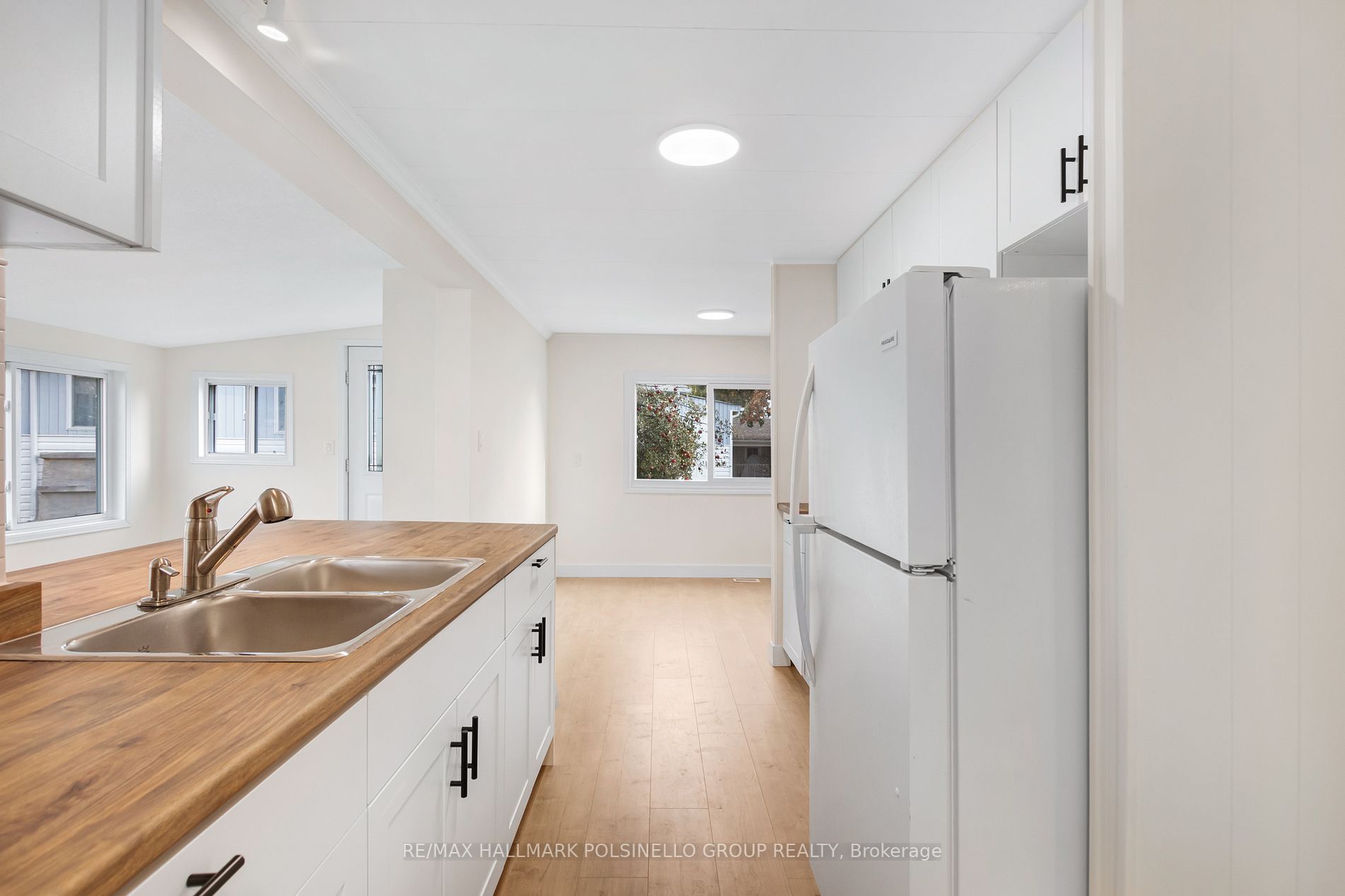 2 Trefoil Dr
