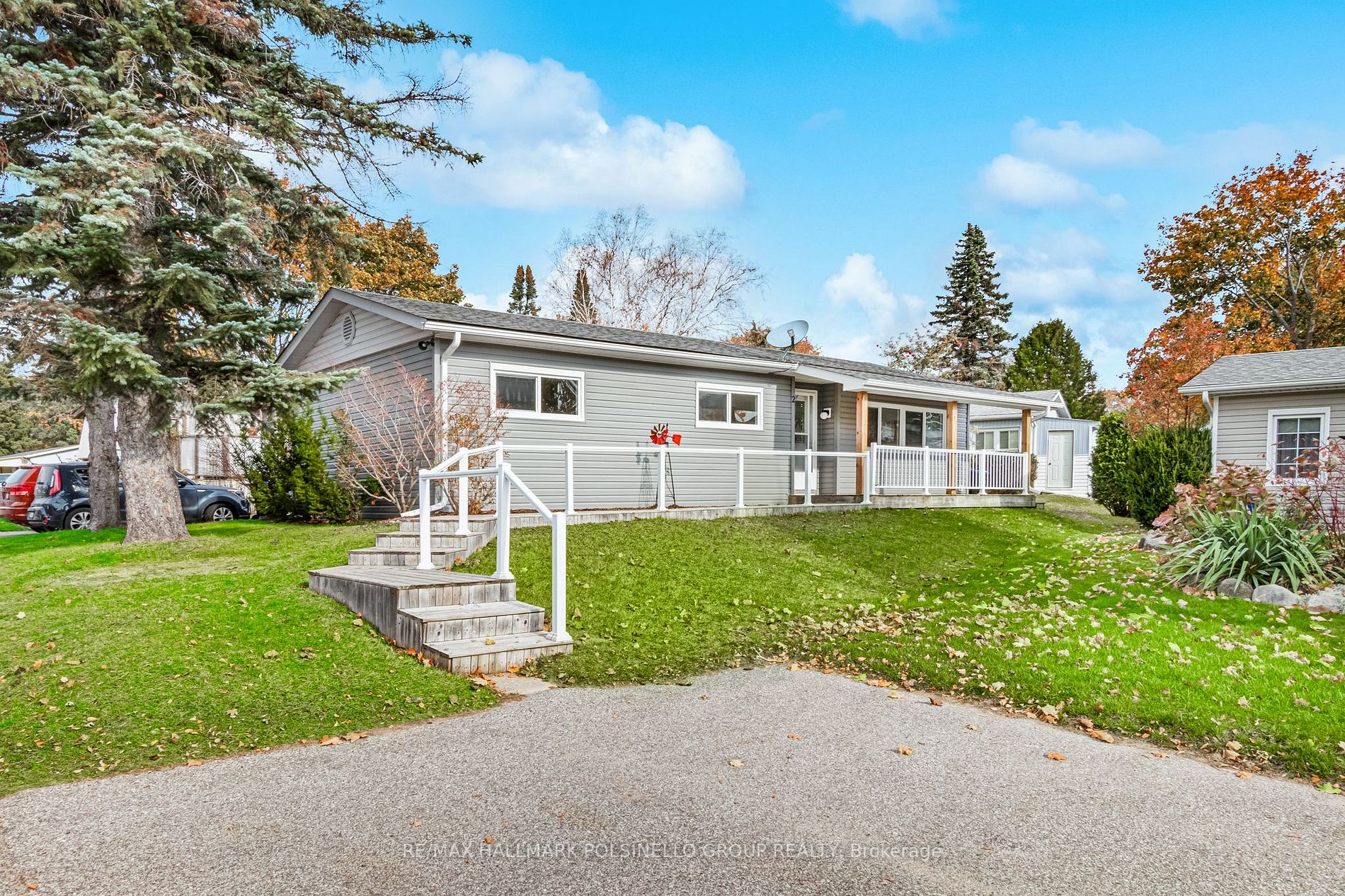 2 Trefoil Dr