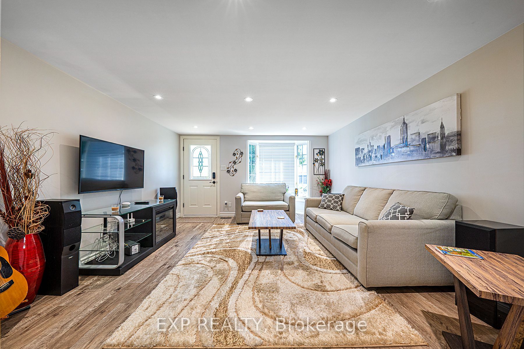 104 Maple Ave
