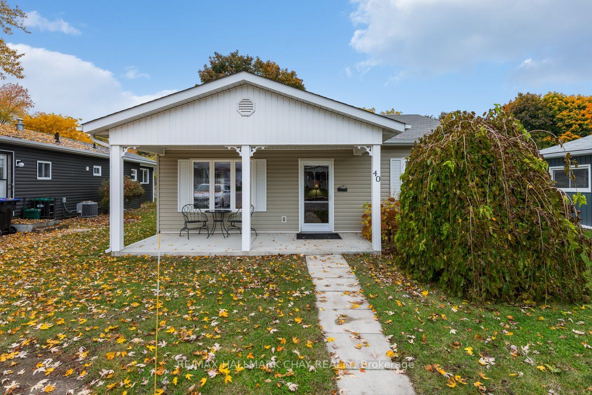40 Flora Dr E