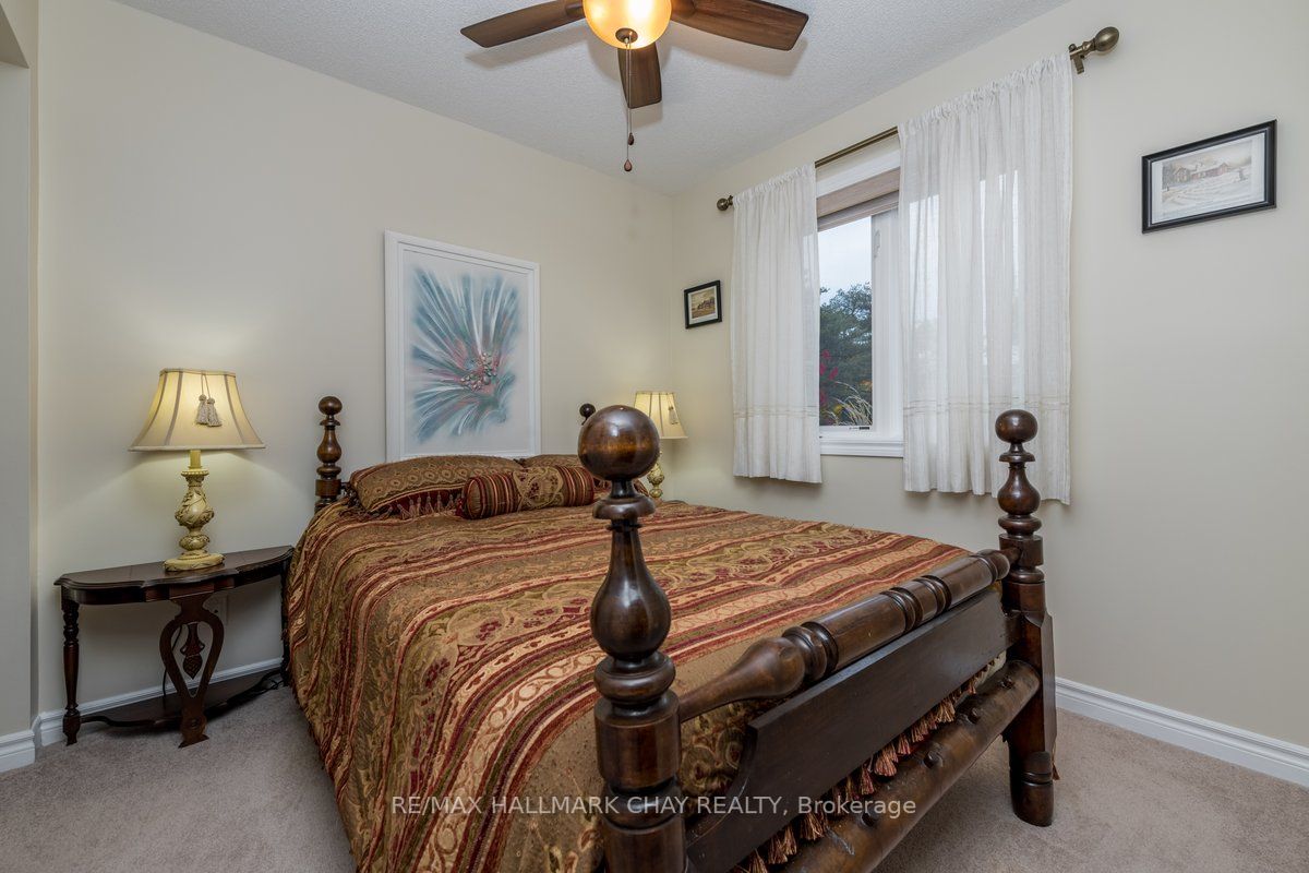 40 Flora Dr E