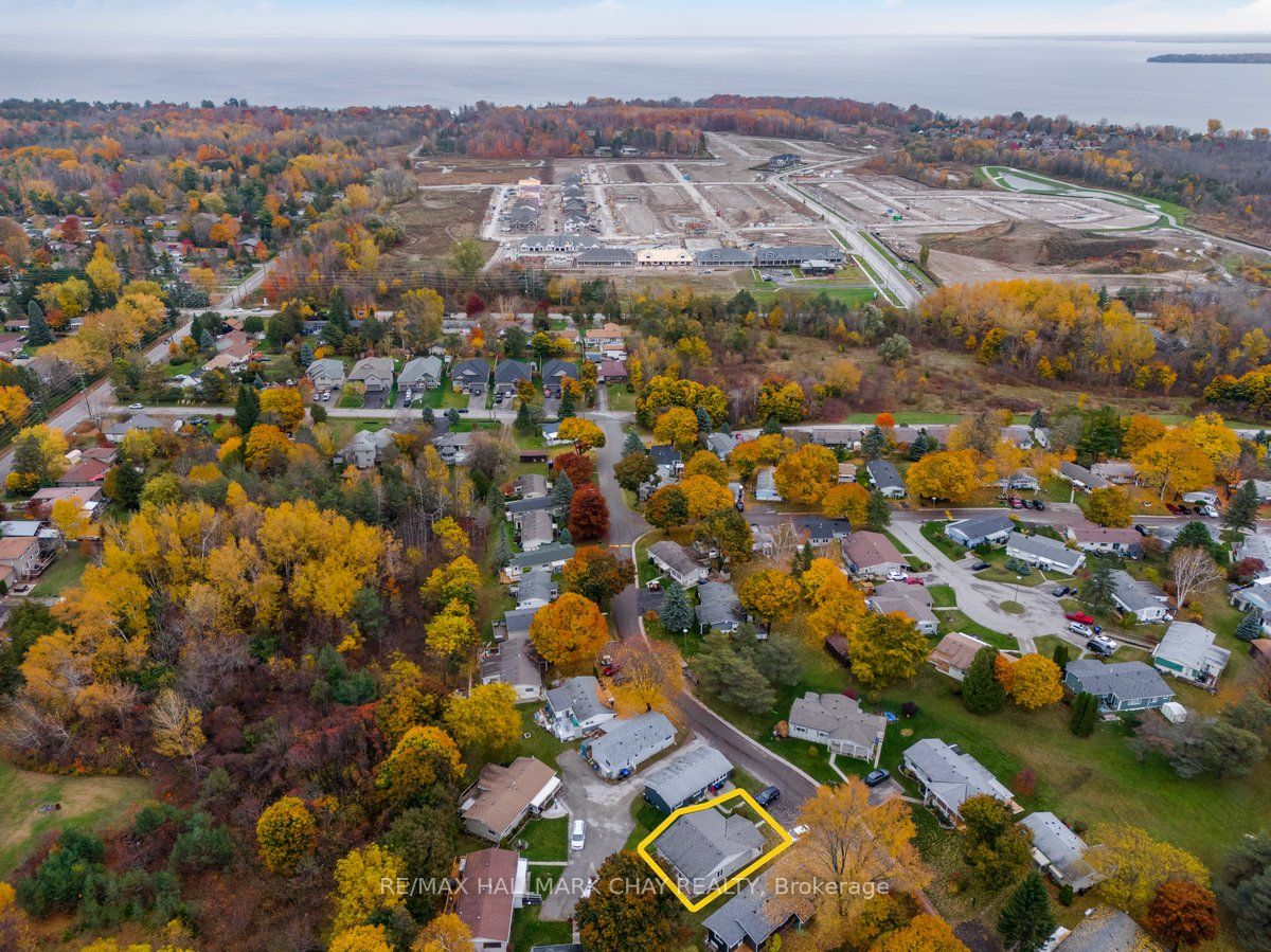 40 Flora Dr E